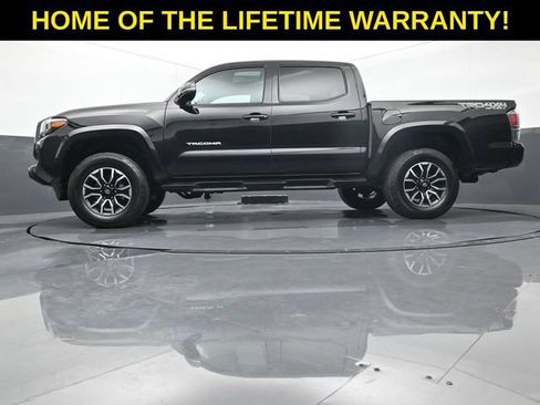 Used 2021 Toyota Tacoma TRD Sport w/ TRD Premium Sport Package AWD/4WD image 54