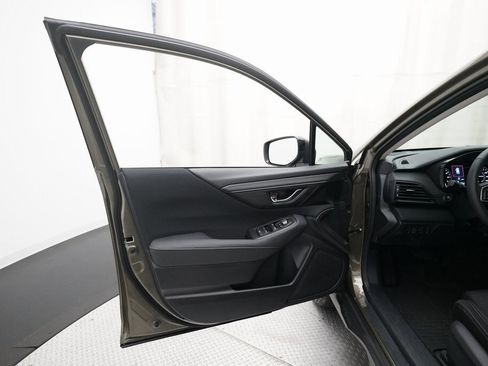 Used 2025 Subaru Outback Premium image 28