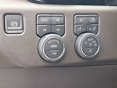 New 2026 Chevrolet Silverado 1500 LTZ w/ LTZ Premium Package image 30