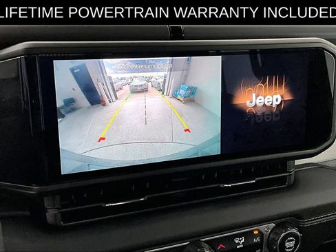 Used 2025 Jeep Wrangler Unlimited Sahara AWD/4WD image 28