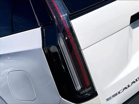 Used 2025 Cadillac Escalade Sport Platinum image 32