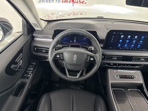 New 2025 Lincoln Aviator Premiere image 10