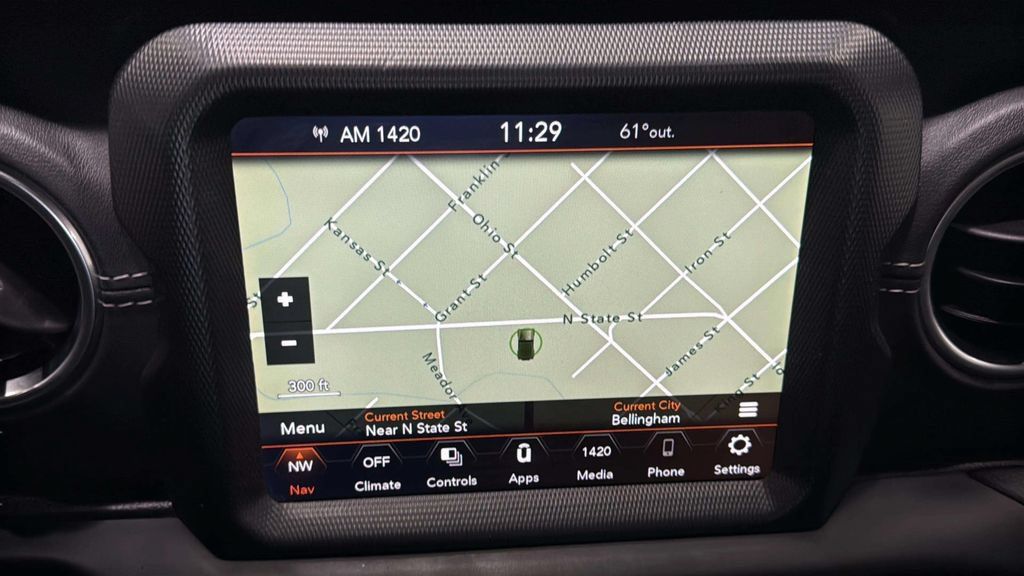 Used 2021 Jeep Wrangler Unlimited Sahara w/ Uconnect 4C Nav & Sound Group AWD/4WD image 26