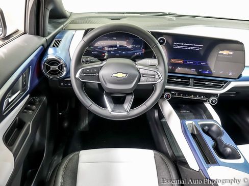 New 2026 Chevrolet Equinox EV LT image 11