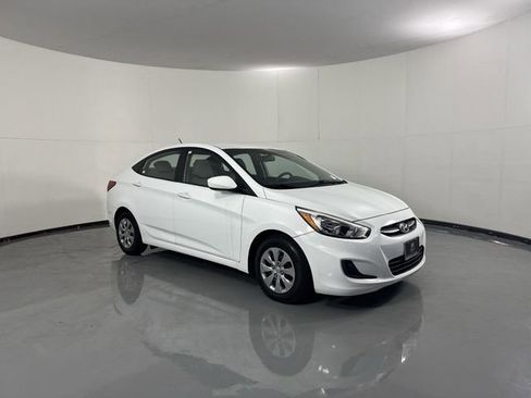 Used 2017 Hyundai Accent SE image 3