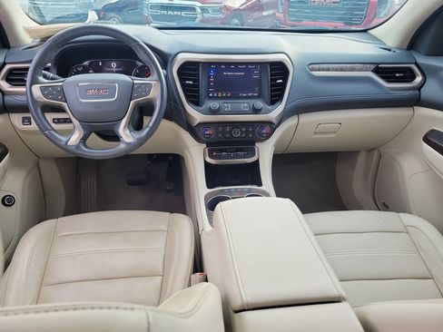 Used 2020 GMC Acadia Denali w/ Technology Package FWD image 15