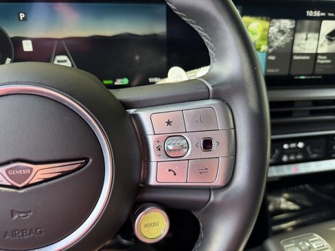 Used 2023 Genesis GV60 Performance image 30