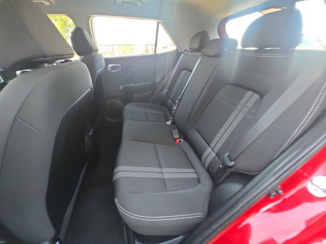 Used 2023 Hyundai Venue FWD image 22