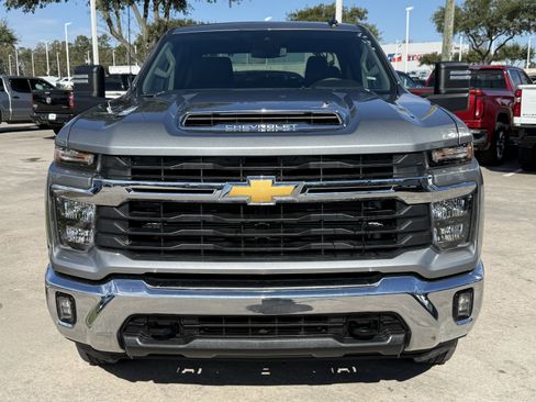 Used 2025 Chevrolet Silverado 2500 LT w/ Convenience Package image 10