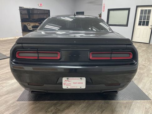 Used 2015 Dodge Challenger SRT Hellcat image 5