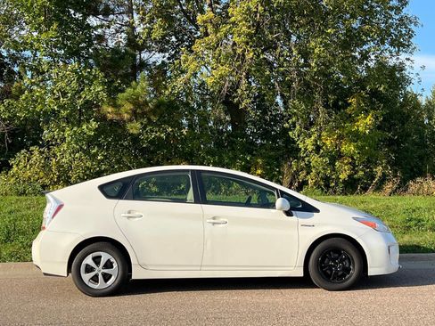 Used 2012 Toyota Prius Three image 2