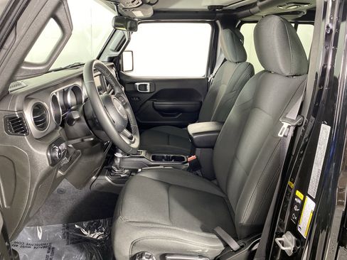 Used 2022 Jeep Wrangler Unlimited Sport image 15