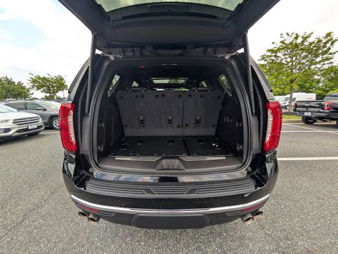 Used 2021 GMC Yukon Denali w/ Denali Premium Package AWD/4WD image 13