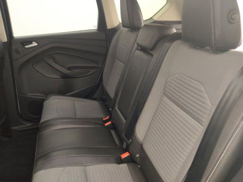 Used 2017 Ford Escape SE w/ Equipment Group 201A FWD image 18