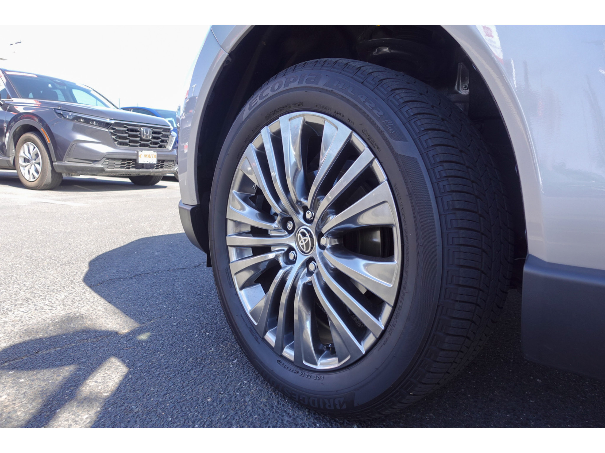 Used 2024 Toyota Venza XLE AWD/4WD image 27