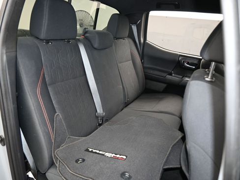 Used 2019 Toyota Tacoma TRD Off-Road image 41