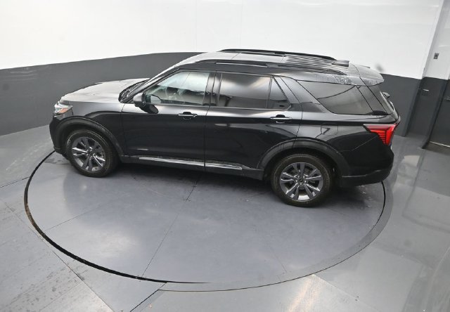 Used 2025 Ford Explorer Active w/ Active Comfort Package AWD/4WD image 26