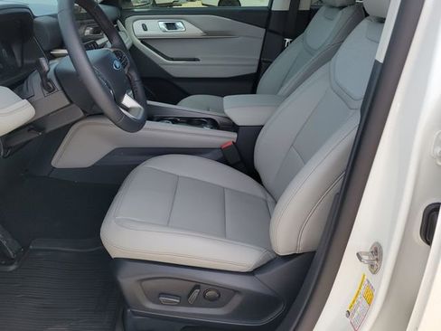New 2026 Ford Explorer Active w/ Active Comfort Package image 6