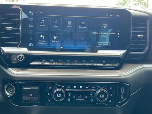 Used 2022 Chevrolet Silverado 1500 High Country w/ Technology Package image 27