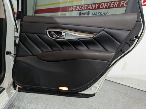 Used 2016 INFINITI Q70 L 3.7 w/ Deluxe Touring Package image 25