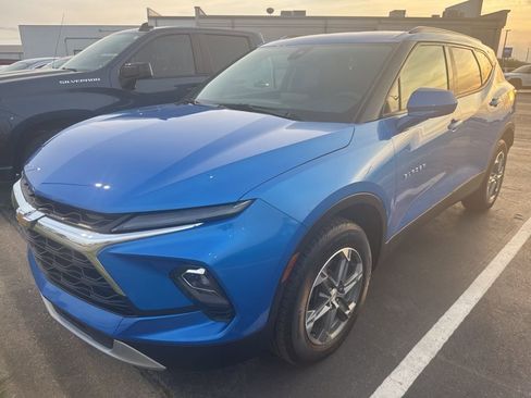 Used 2024 Chevrolet Blazer LT w/ Convenience Package FWD image 1