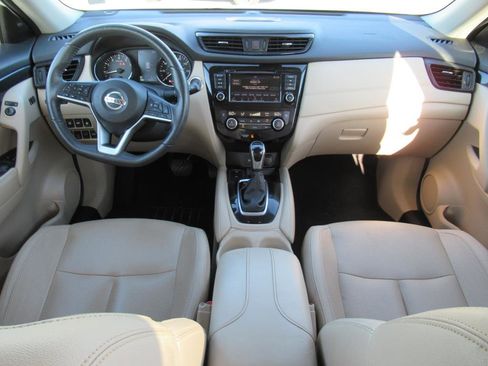 Used 2020 Nissan Rogue SL w/ Premium Package image 12