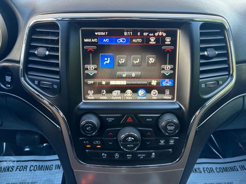 Used 2017 Jeep Grand Cherokee Limited AWD/4WD image 23