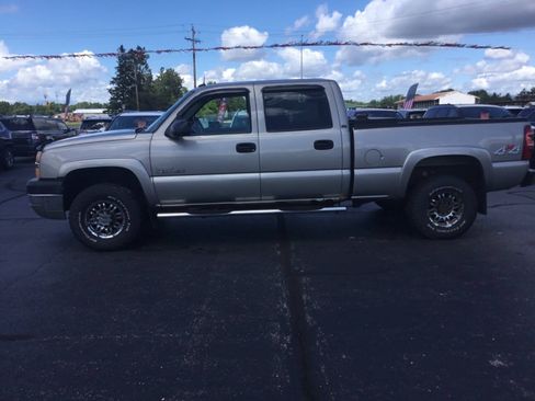 Used 2003 Chevrolet Silverado 2500 LT AWD/4WD image 2