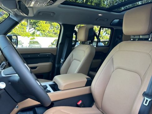 New 2026 Land Rover Defender 110 X-Dynamic SE image 21