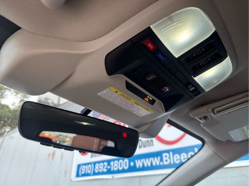 Used 2022 Subaru Crosstrek 2.5i Sport w/ Moonroof Package image 29