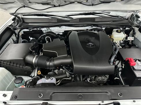 Certified 2022 Toyota Tacoma TRD Off-Road image 28