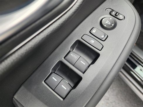 Used 2025 Honda HR-V LX image 26