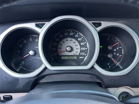 Used 2005 Toyota 4Runner SR5 image 21