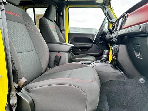 Used 2022 Jeep Wrangler Unlimited Rubicon w/ Cold Weather Group AWD/4WD image 10