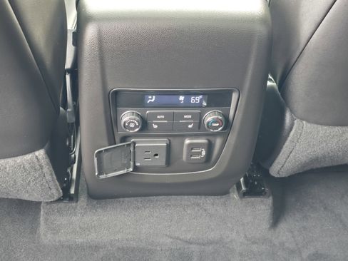 Used 2023 Buick Enclave Avenir w/ Avenir Technology Package image 17