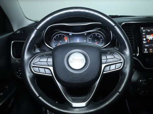 Used 2019 Jeep Cherokee Limited image 22