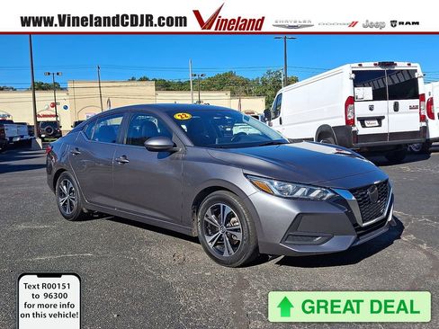 Used 2022 Nissan Sentra SV image 1