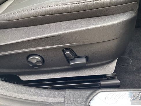 New 2025 Alfa Romeo Giulia Base image 39