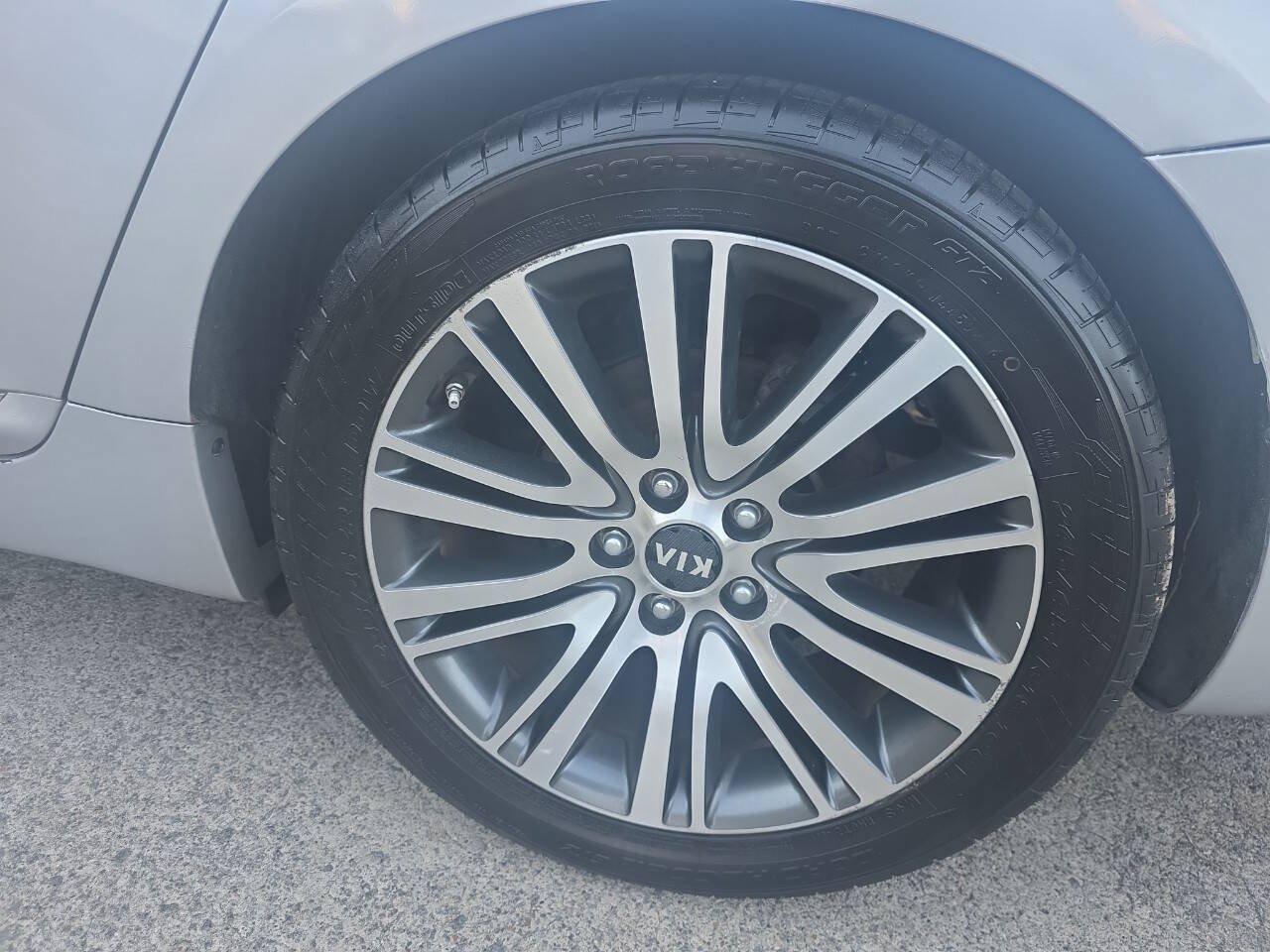 Used 2016 Kia Cadenza Premium FWD image 14