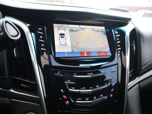 Used 2017 Cadillac Escalade Platinum AWD/4WD image 24