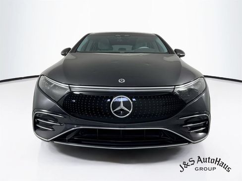 Used 2023 Mercedes-Benz EQS 580 4MATIC Sedan image 2