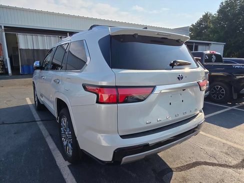 Used 2024 Toyota Sequoia Capstone AWD/4WD image 9