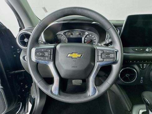 Used 2025 Chevrolet Blazer LT AWD/4WD image 11