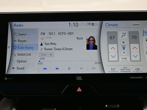 Used 2021 Toyota Venza XLE w/ Softex Package image 22