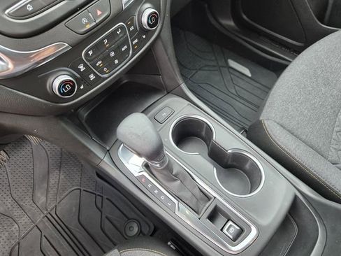 Used 2024 Chevrolet Equinox LT w/ LPO, Floor Liner Package FWD image 19