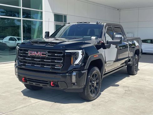 Used 2024 GMC Sierra 2500 AT4 w/ AT4 Premium Plus Package AWD/4WD image 2