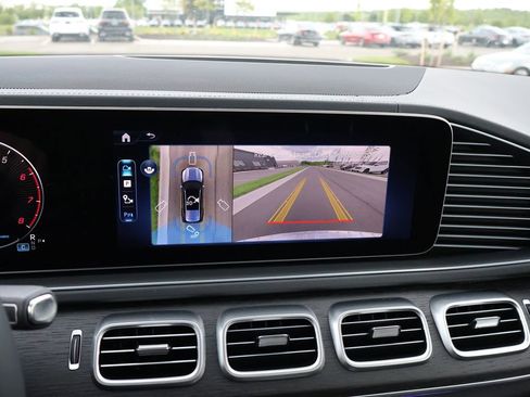 New 2026 Mercedes-Benz GLS 450 4MATIC image 23