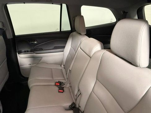 Used 2022 Honda Pilot Touring image 39