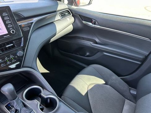 Used 2021 Toyota Camry LE FWD image 28