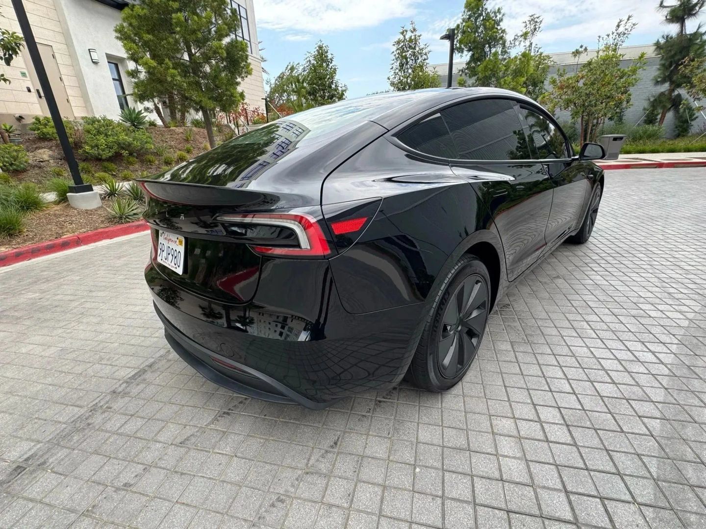 Used 2025 Tesla Model 3 Long Range RWD image 8
